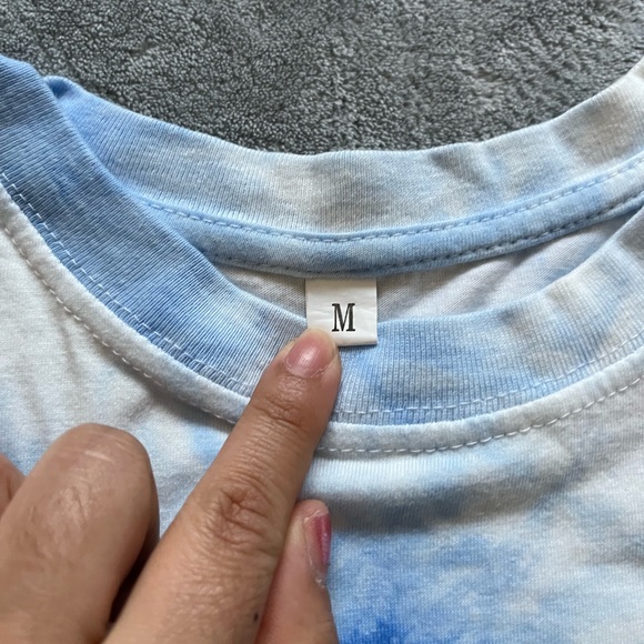 Truly Hard Seltzer Tee - Picture 5 of 6